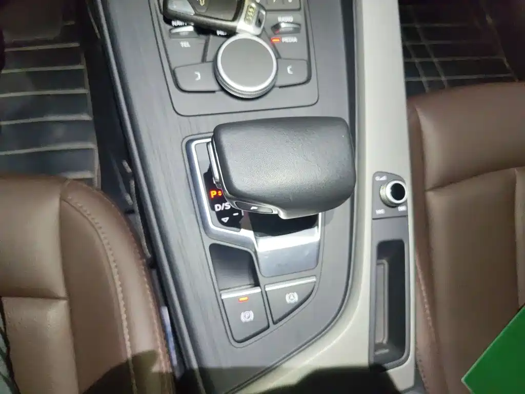 Audi A4L — миниатюра 10