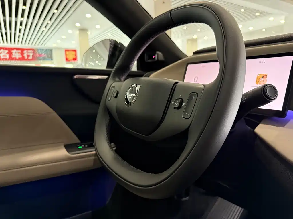 Volvo XC70 PHEV — миниатюра 12