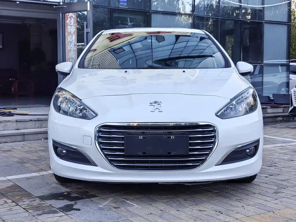 Peugeot 308 — миниатюра 2