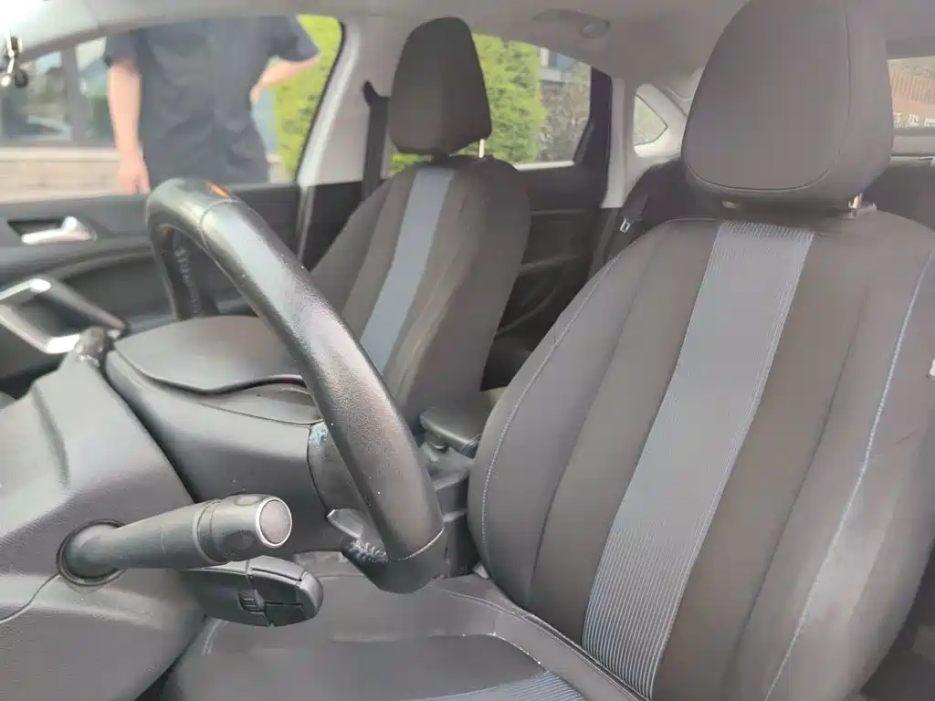 Peugeot 308 — миниатюра 11