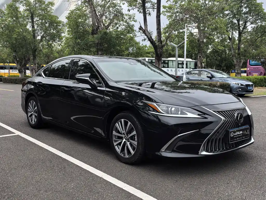 Lexus ES — миниатюра 4