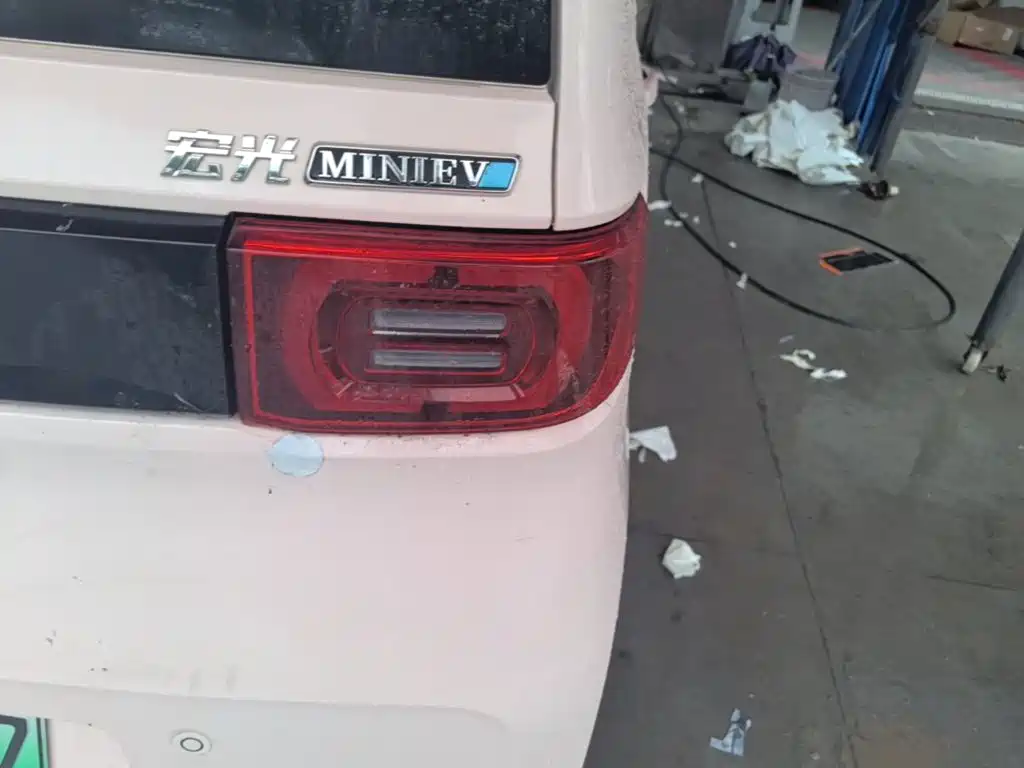 Wuling MINIEV — миниатюра 8