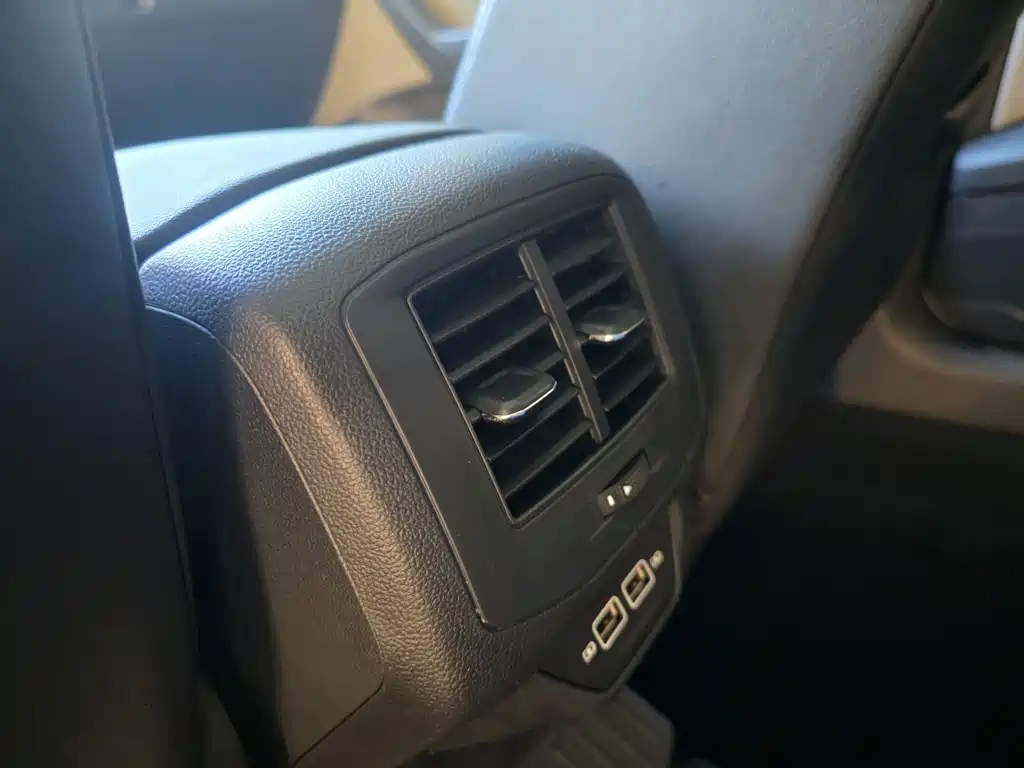 Volkswagen T-Roc — миниатюра 13