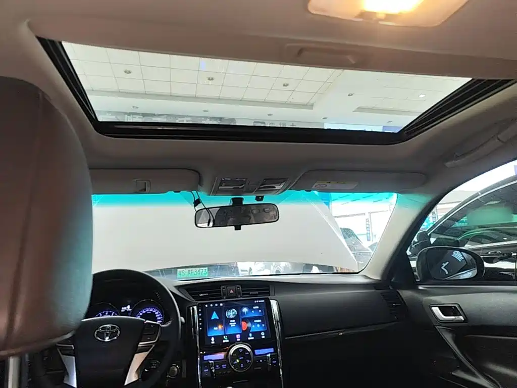 Toyota Reiz — миниатюра 18