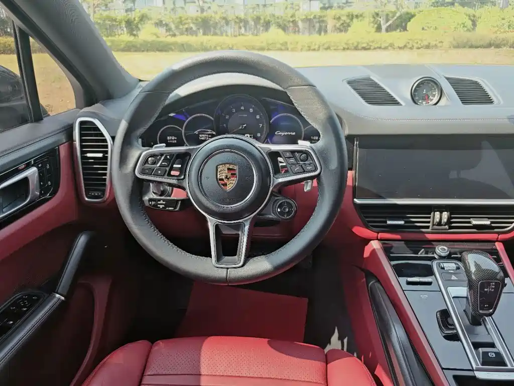 Porsche Cayenne — миниатюра 9