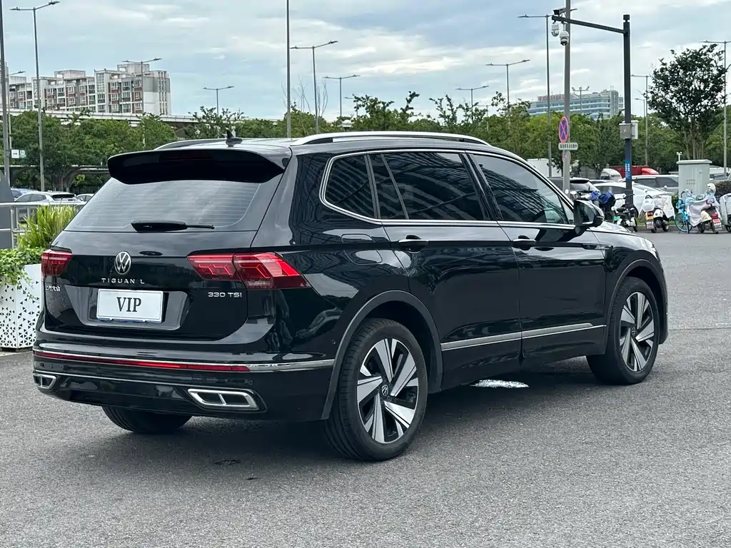 Volkswagen Tiguan L L 2023 330TSI AT R-Line