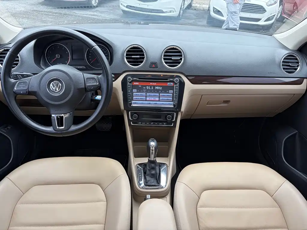 Volkswagen Jetta 2015 1.6L AT Luxury