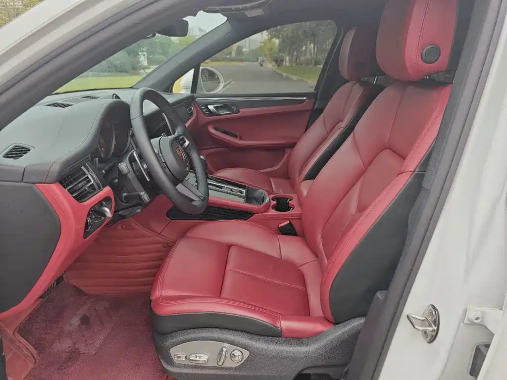 Porsche Macan — миниатюра 10