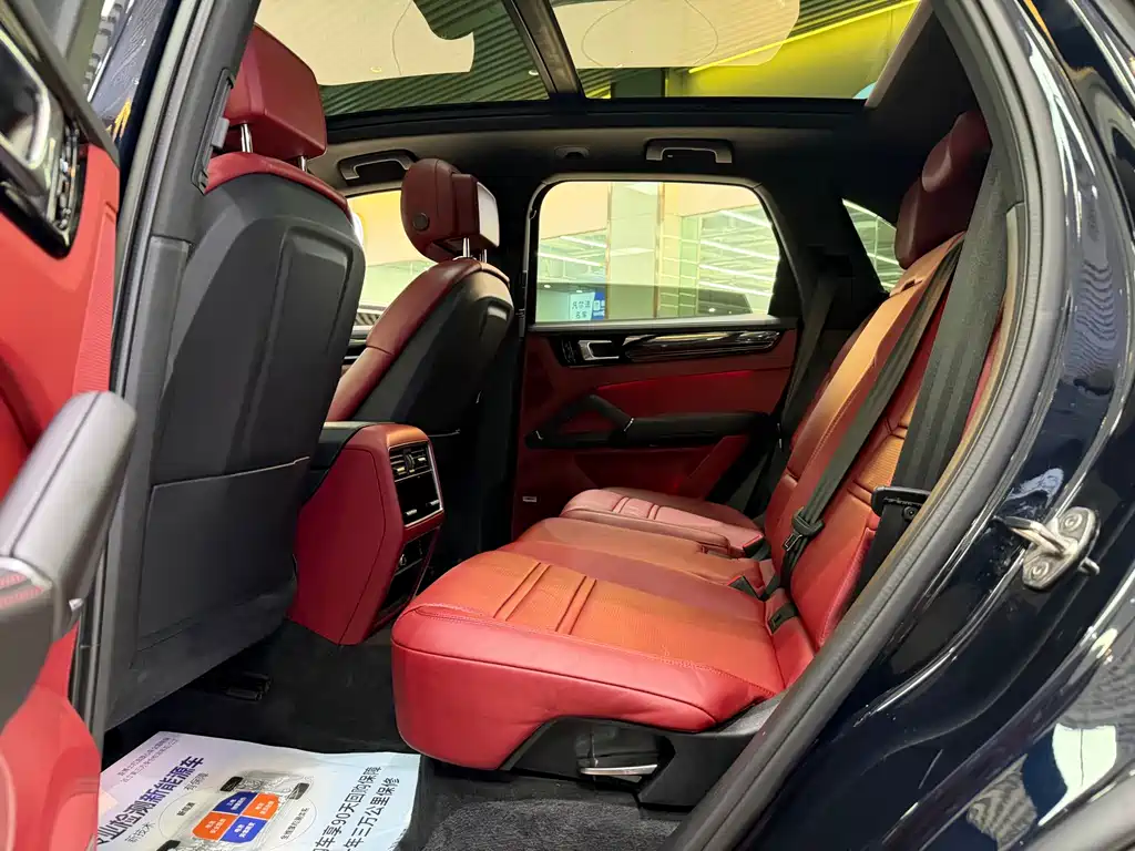 Porsche Cayenne — миниатюра 8