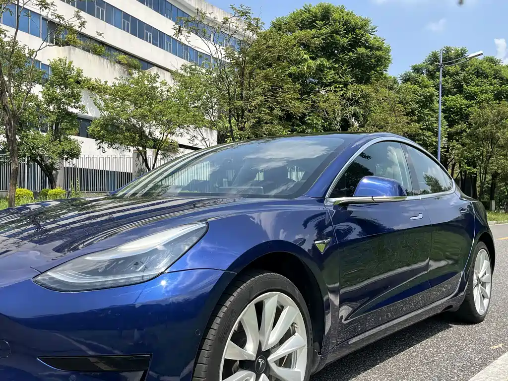 Tesla Model 3 — миниатюра 12