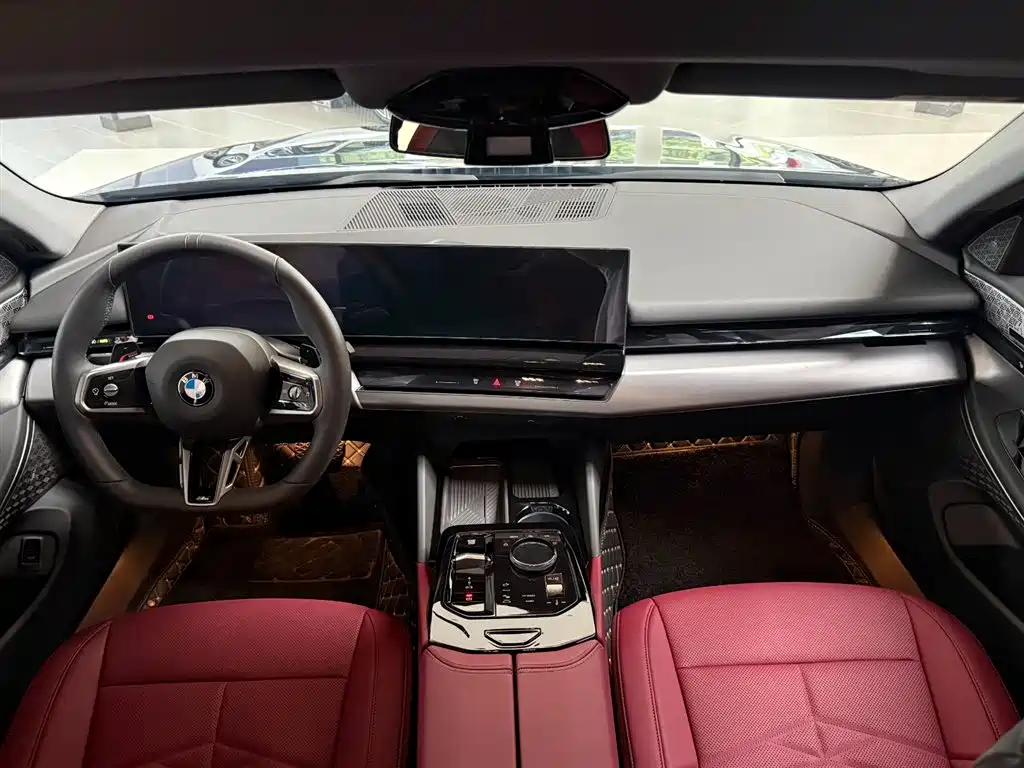 BMW 5 Series — миниатюра 9