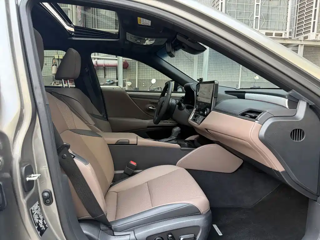 Lexus ES — миниатюра 17