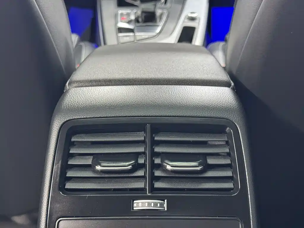 Audi A4L — миниатюра 13