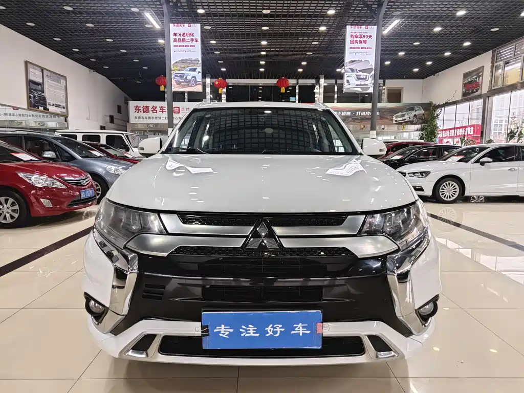 MITSUBISHI OUTLANDER