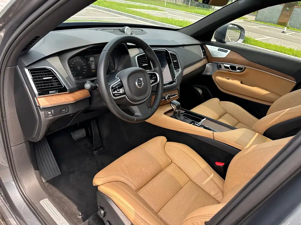 Volvo XC90 — миниатюра 27