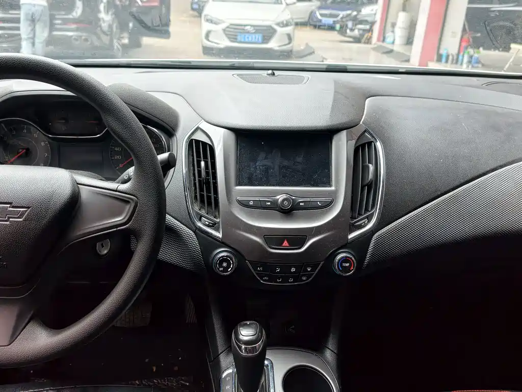 Chevrolet Cruze — миниатюра 13