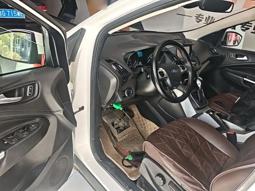 Ford Kuga — миниатюра 16