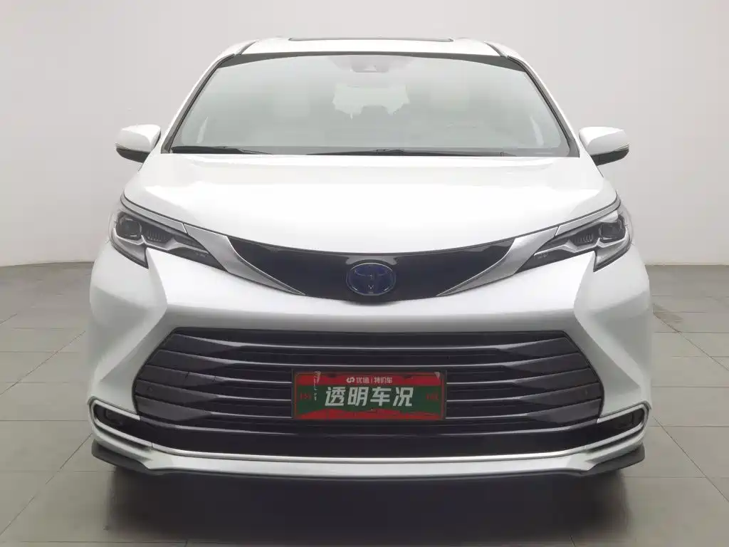 Toyota Sienna — миниатюра 3