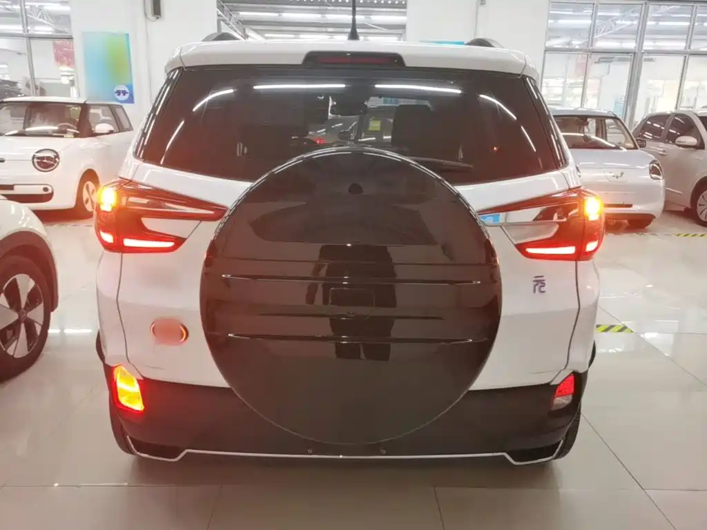 BYD Yuan EV — миниатюра 6