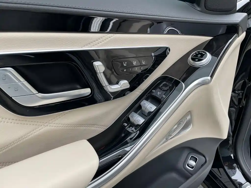 Mercedes-Benz S-Class — миниатюра 11