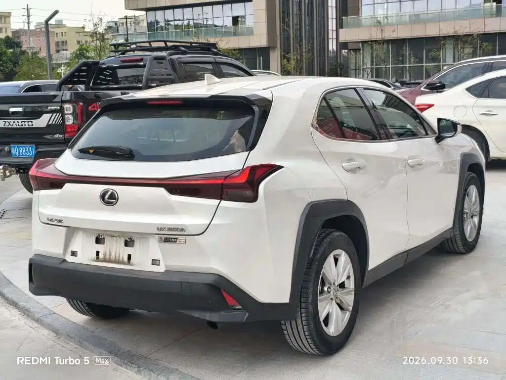 Lexus UX — миниатюра 9