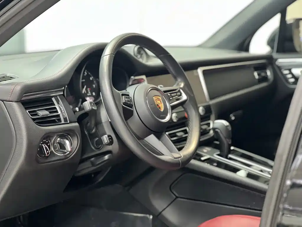 Porsche Macan — миниатюра 8