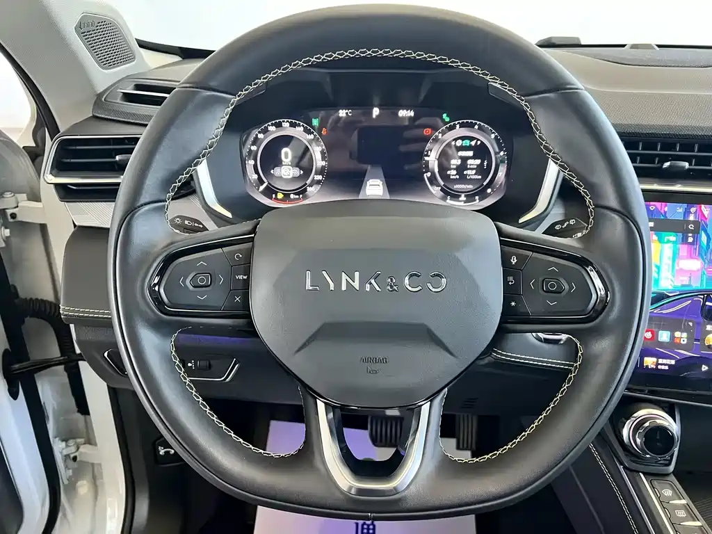 Lynk & Co 01 — миниатюра 18