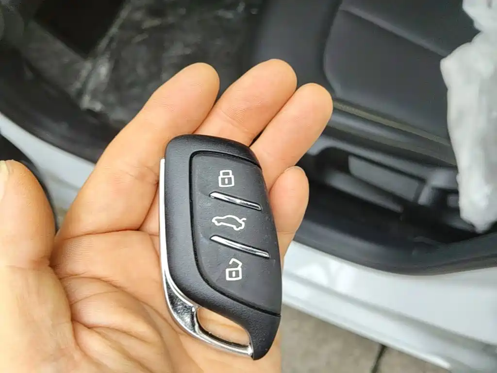 Roewe i6 MAX New Energy — миниатюра 9