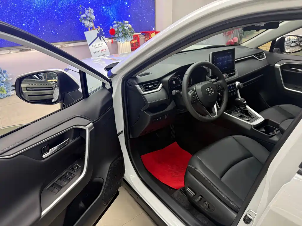 Toyota RAV4 — миниатюра 9