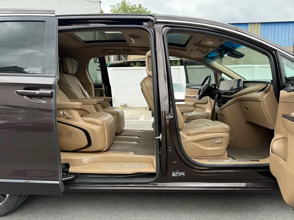 Buick GL8 — миниатюра 5