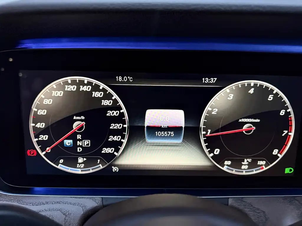 Mercedes-Benz E-Class — миниатюра 5