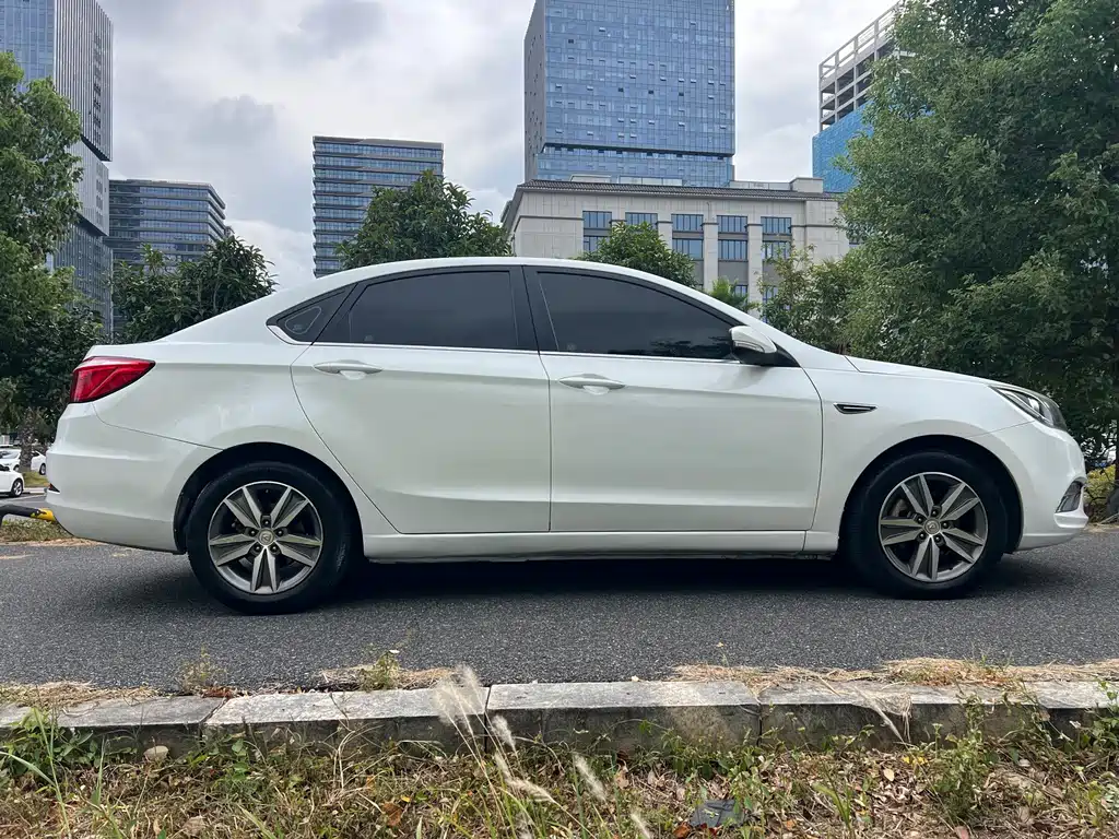 Changan Eado — миниатюра 4