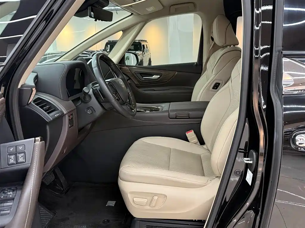 Toyota Alphard 2023 2.5L Luxury