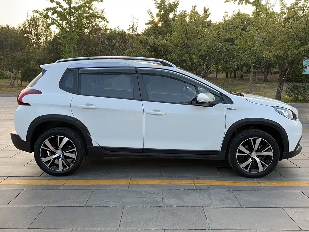 Peugeot 2008 — миниатюра 4