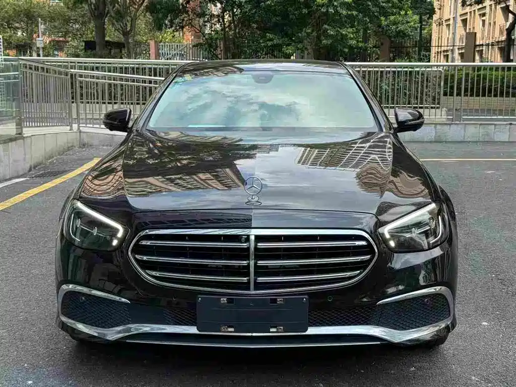 Mercedes-Benz E-Class — миниатюра 3