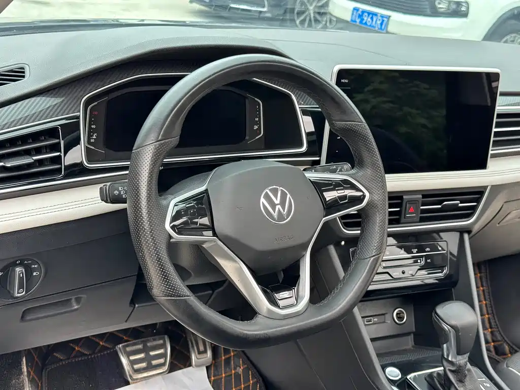 Volkswagen Tiguan L — миниатюра 16