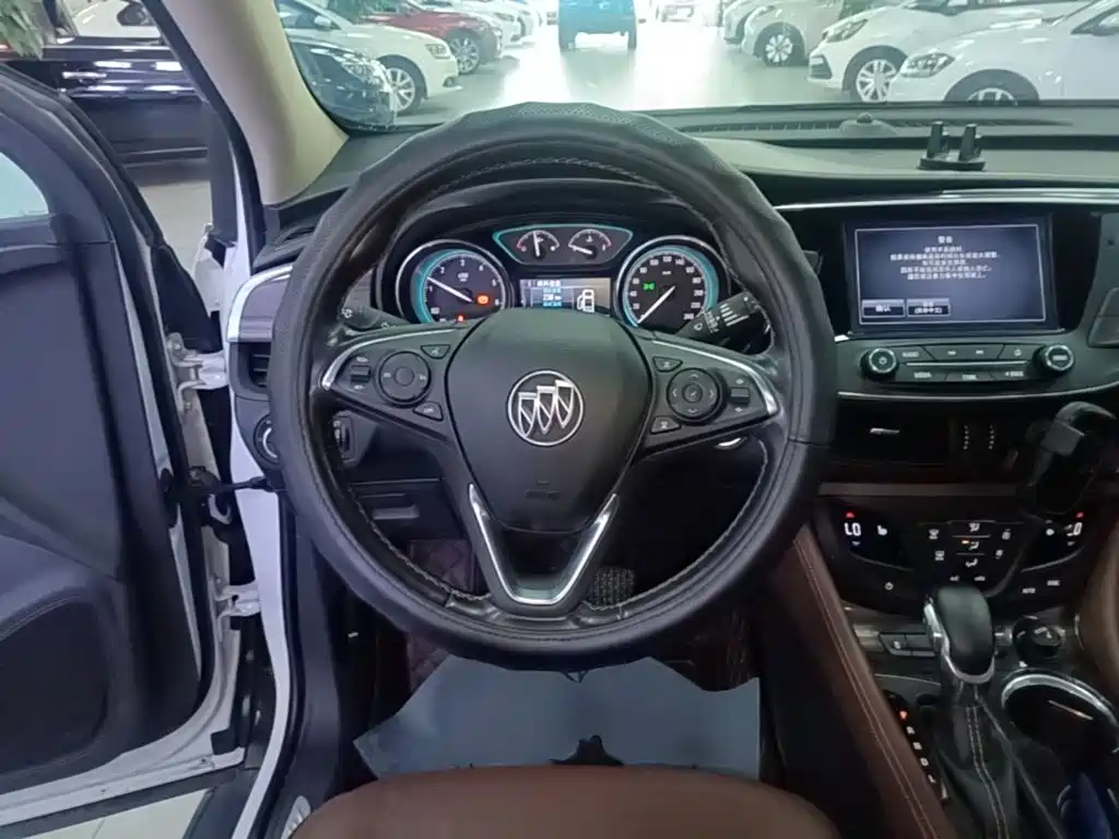 Buick Envision Plus — миниатюра 11