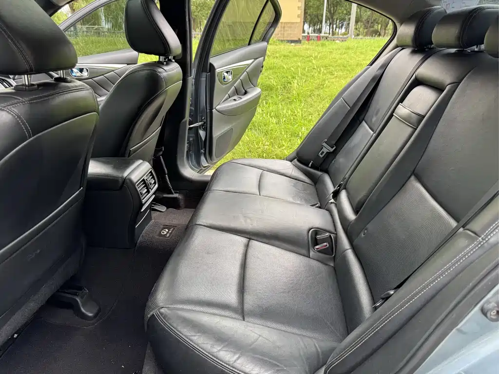 Infiniti Q50 2014 2.0T Comfort
