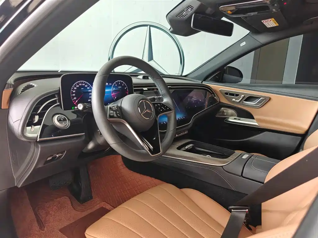 Mercedes-Benz E-Class — миниатюра 11