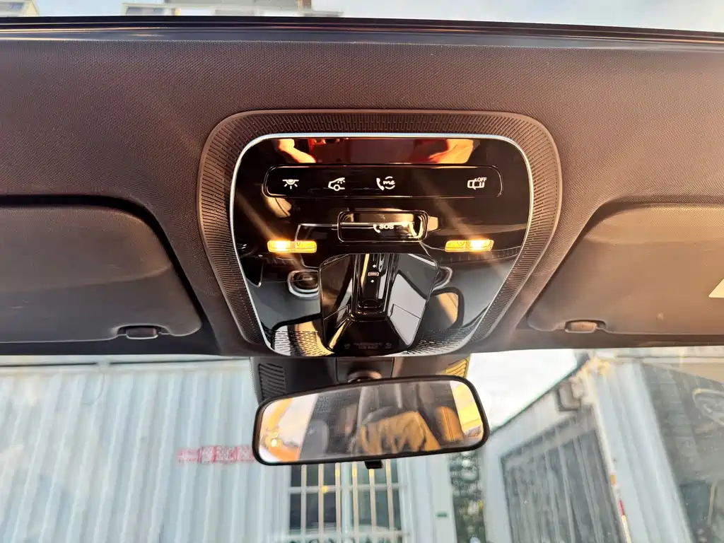Mercedes-Benz C-Class 2023 — фото 25