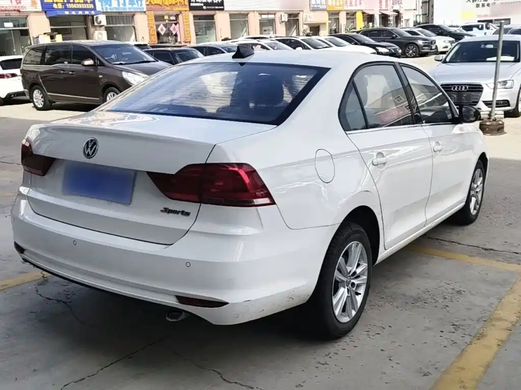 Volkswagen Santana — миниатюра 7