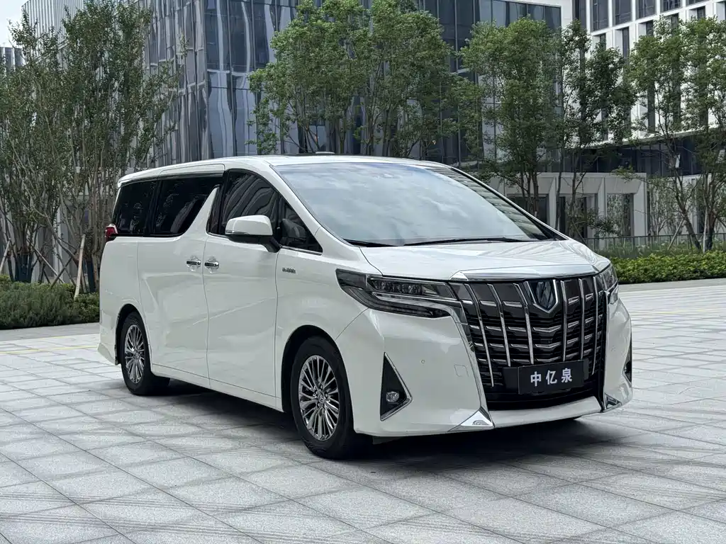 Toyota Alphard — миниатюра 3
