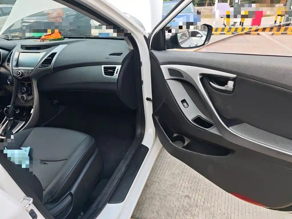 Hyundai Elantra Langdong — миниатюра 18