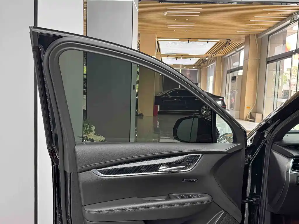 Cadillac XT6 2022 2.0T мест Luxury 120