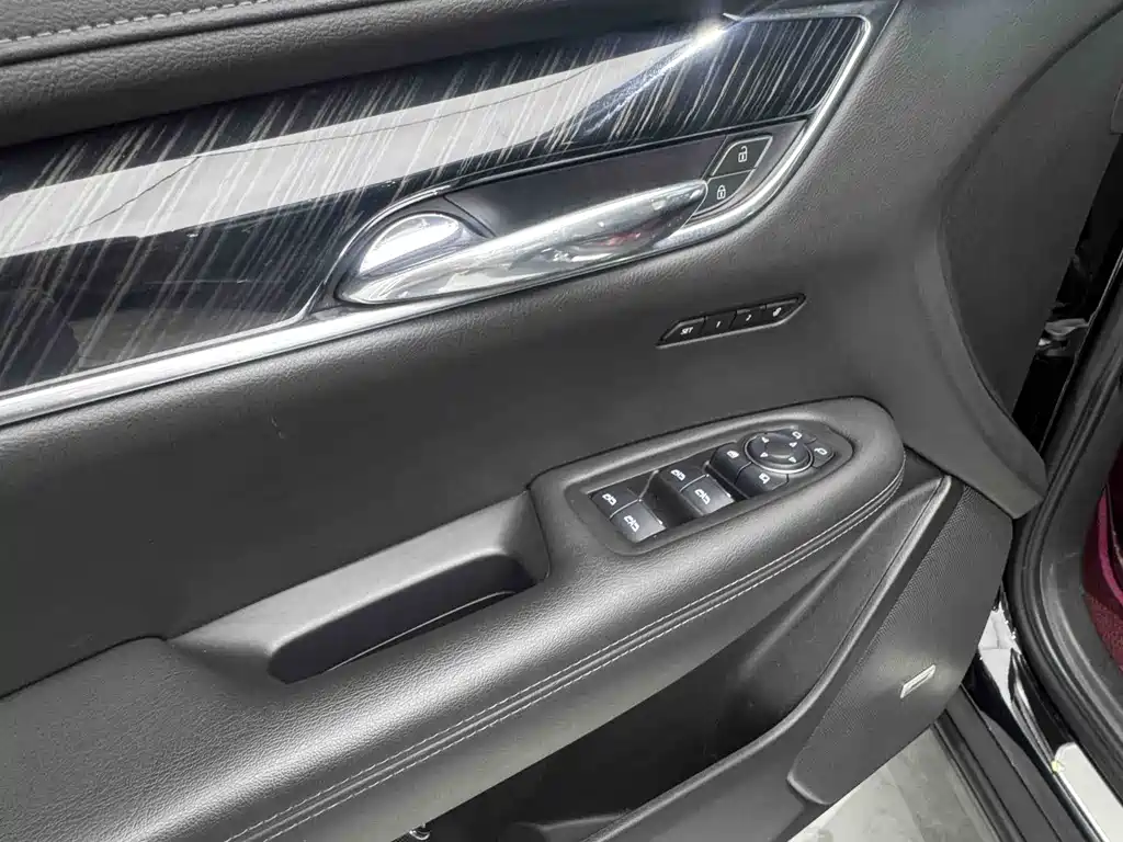 Cadillac XT6 2022 2.0T мест Luxury 120