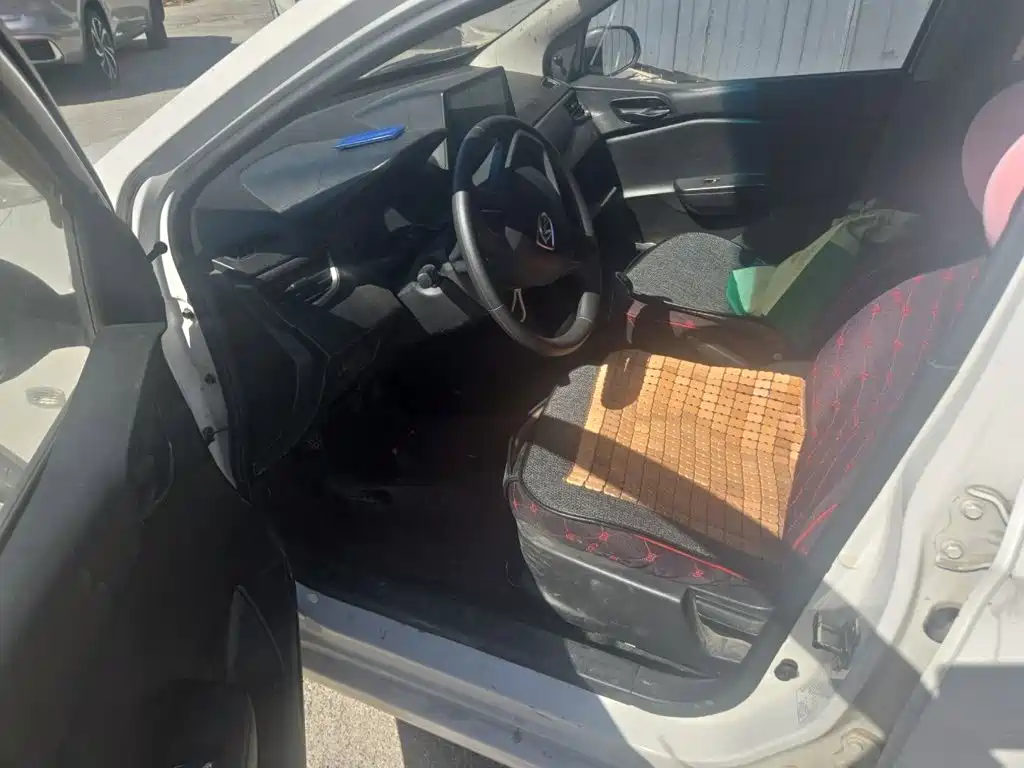 Baojun 310W — миниатюра 17