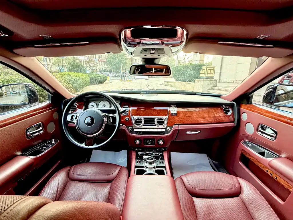 Rolls-Royce Ghost 2015 Series II Long Wheelbase