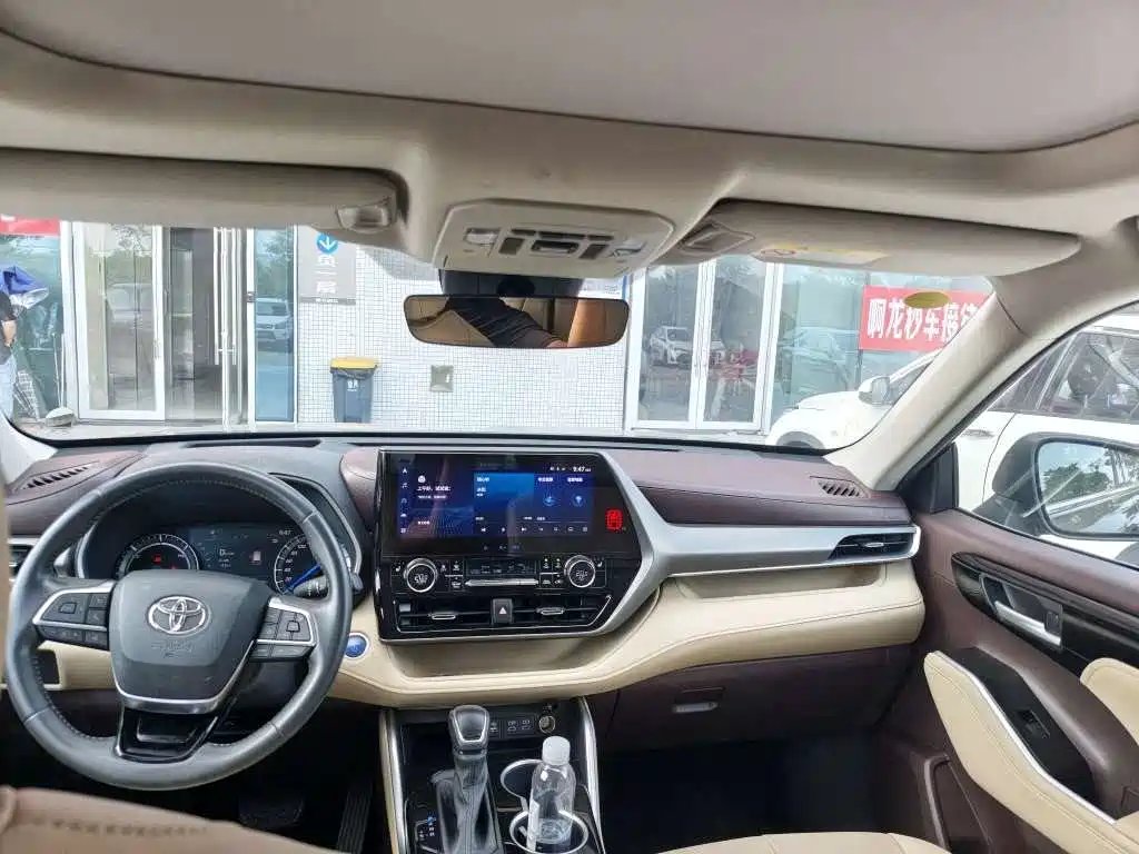 Toyota Highlander — миниатюра 6