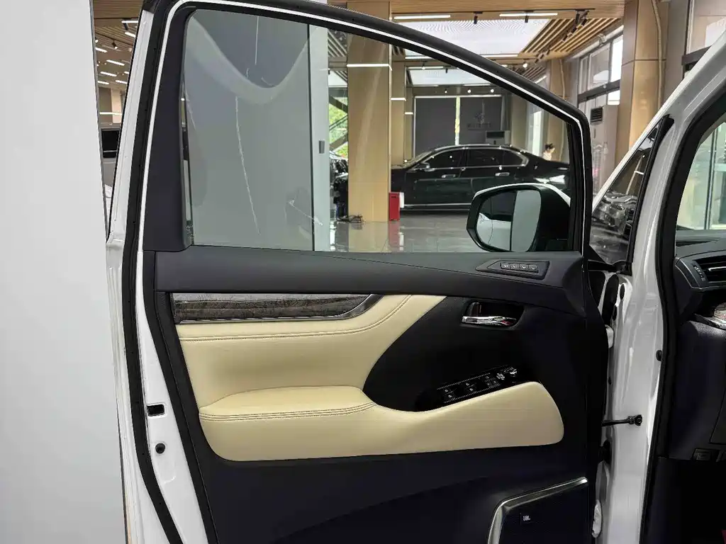 Toyota Alphard 2018 3.5L Luxury