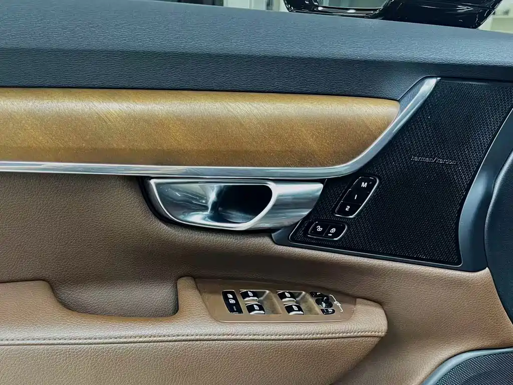 Volvo S90 — миниатюра 15